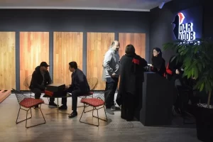 قم بزيارة الموقع واختر المنتج